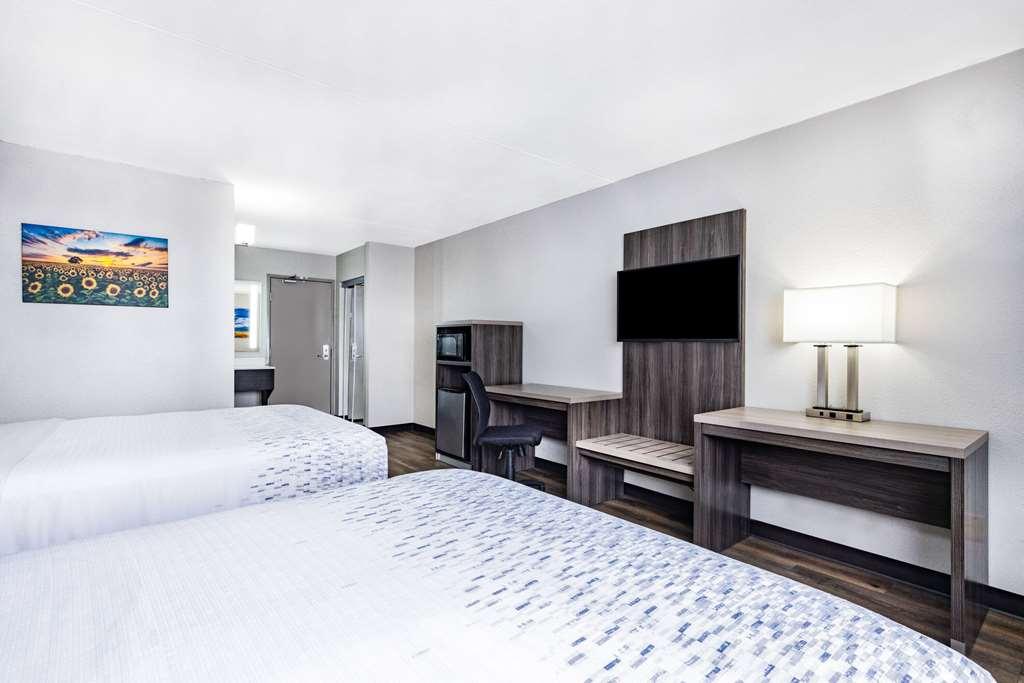 Wingate By Wyndham Wichita Airport Hotel Quarto foto