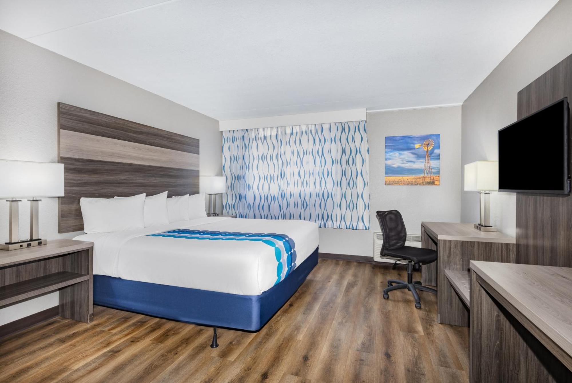 Wingate By Wyndham Wichita Airport Hotel Exterior foto